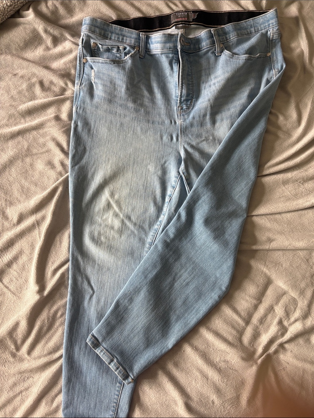 Torrid Light Wash Skinny Jeans